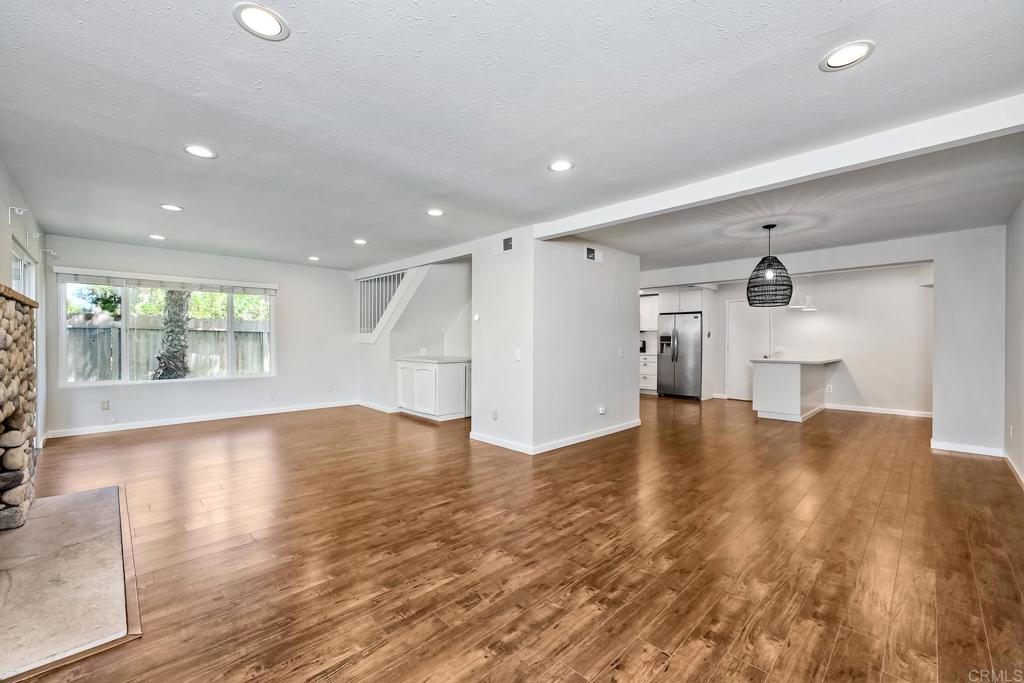 2425 27 Torrejon Place