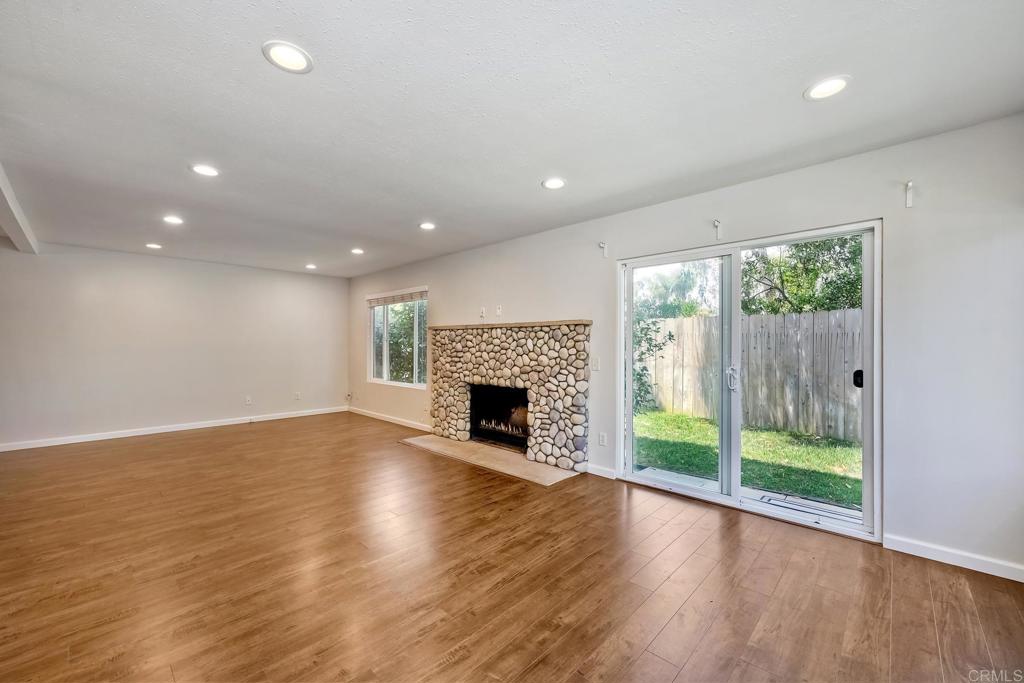 2425 27 Torrejon Place