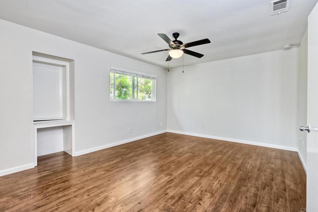 2425 27 Torrejon Place