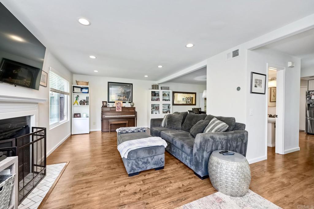 2425 27 Torrejon Place