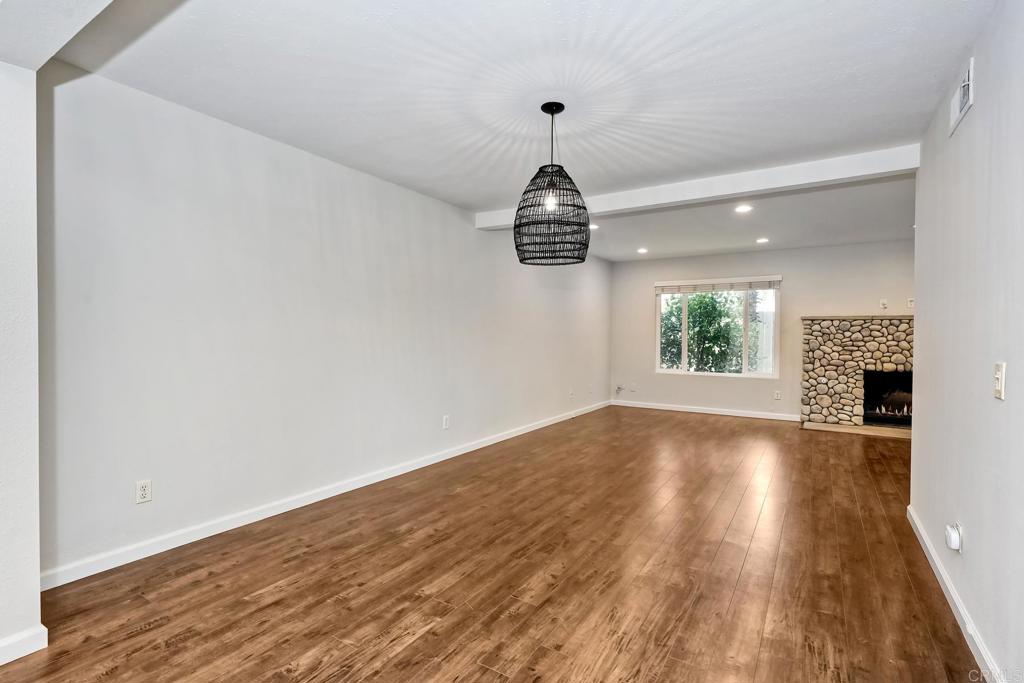 2425 27 Torrejon Place