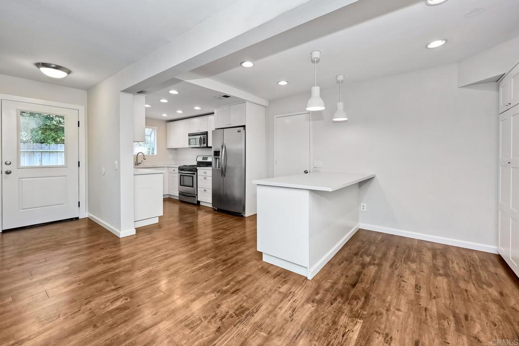 2425 27 Torrejon Place