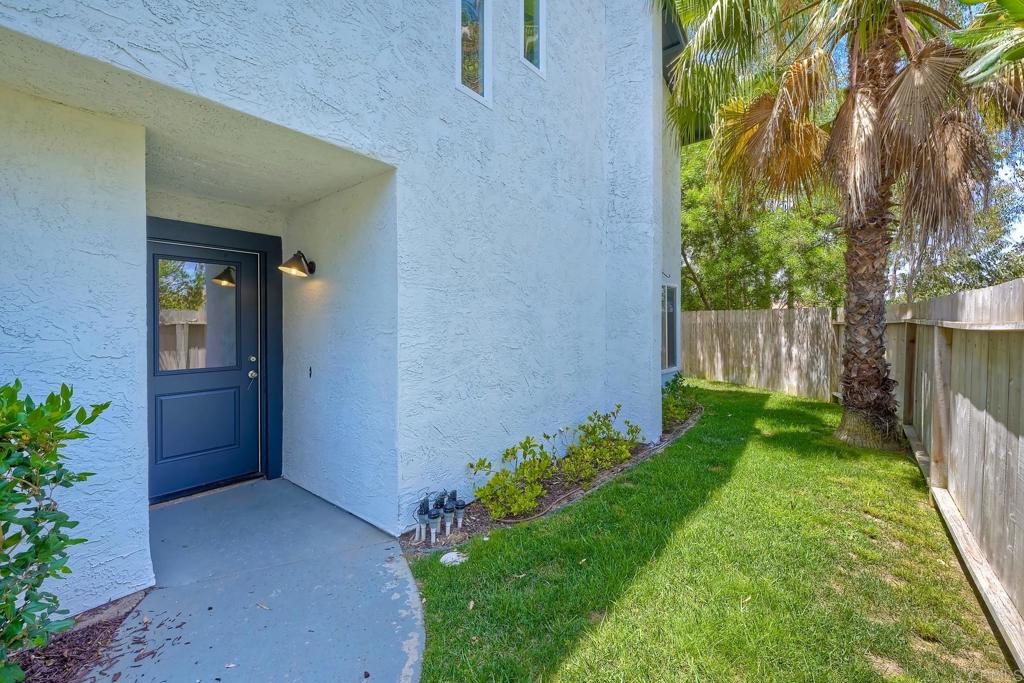 2425 27 Torrejon Place