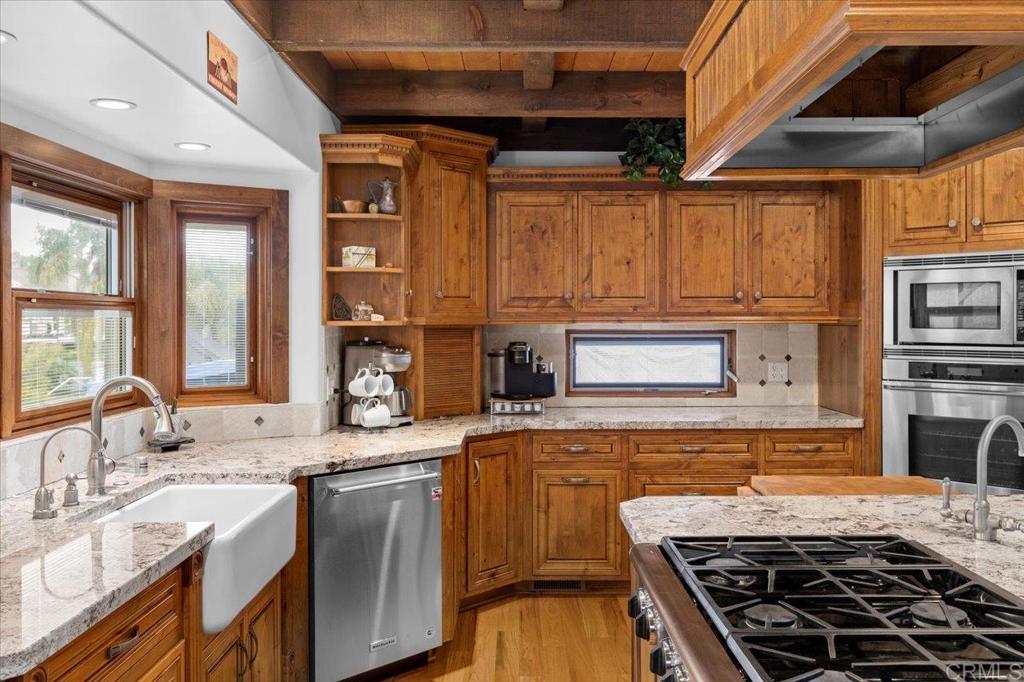 749 OLEANDER PLACE
