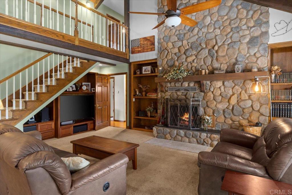 749 OLEANDER PLACE