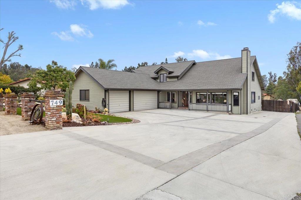 749 OLEANDER PLACE