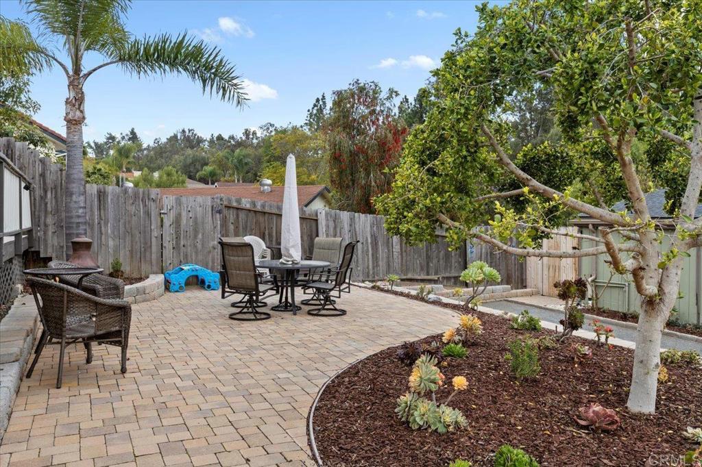 749 OLEANDER PLACE