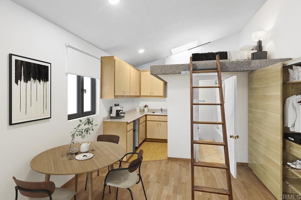 749 OLEANDER PLACE