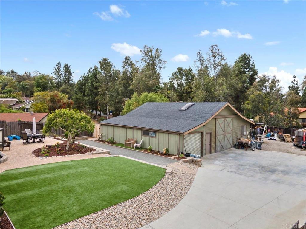749 OLEANDER PLACE