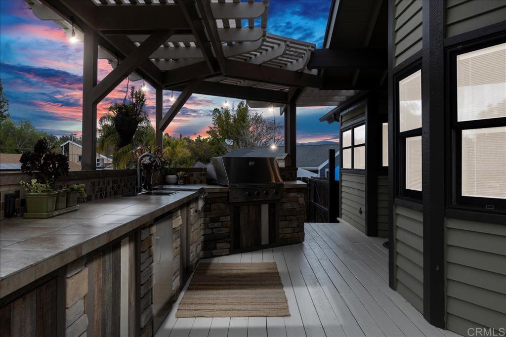 749 OLEANDER PLACE