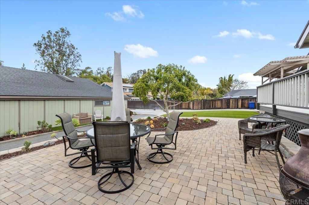 749 OLEANDER PLACE