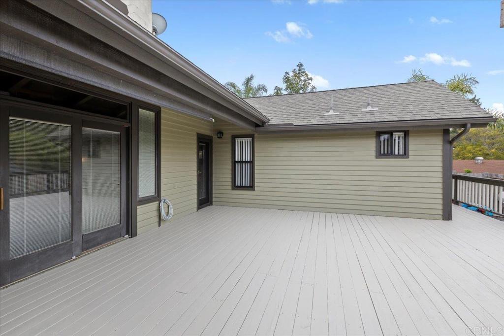 749 OLEANDER PLACE