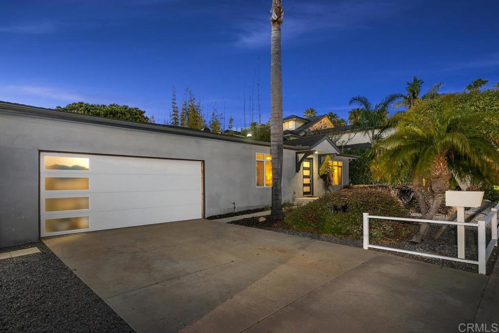 990 Laguna Drive