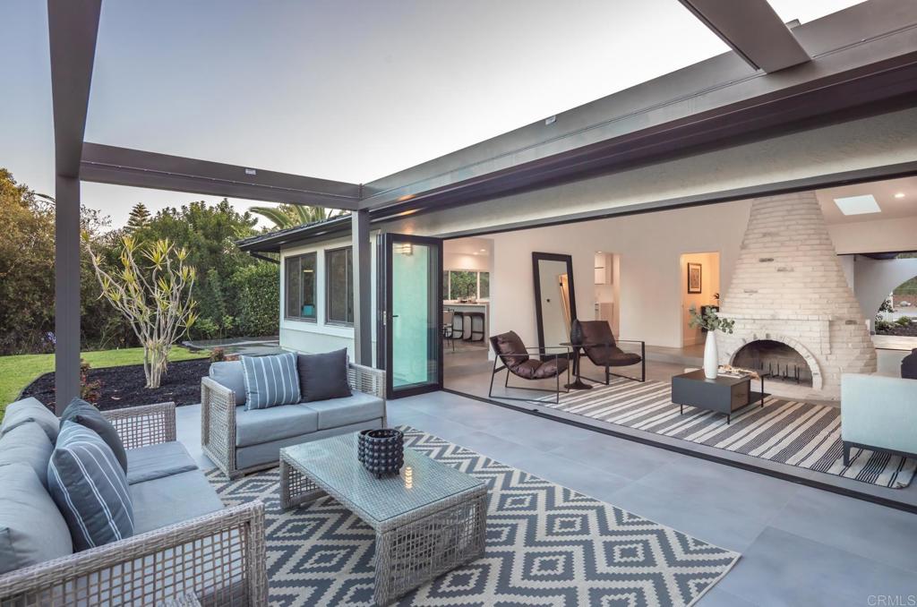 656 Lomas De Oro Court