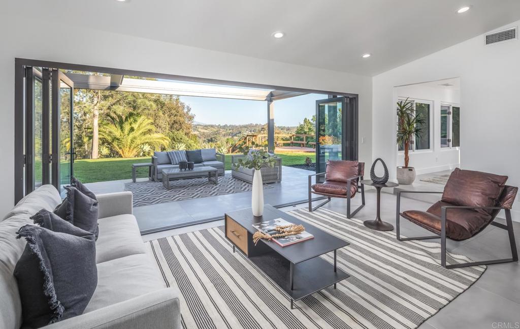 656 Lomas De Oro Court