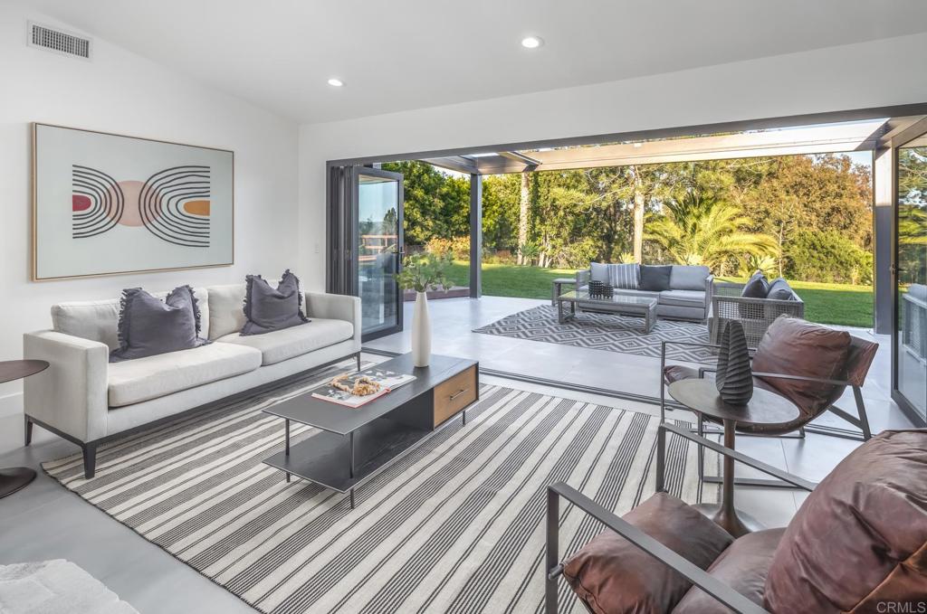 656 Lomas De Oro Court