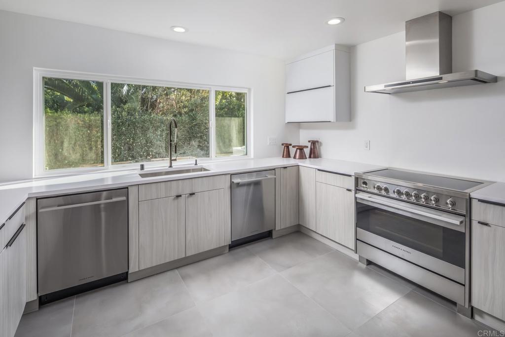 656 Lomas De Oro Court