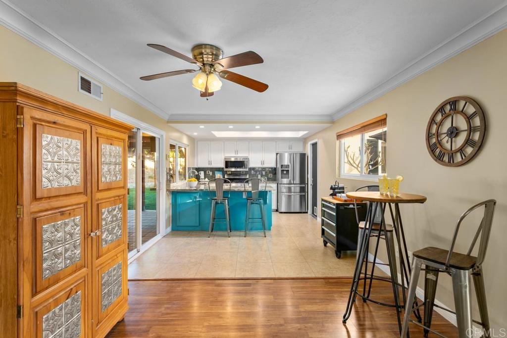 1801 Redwing Way
