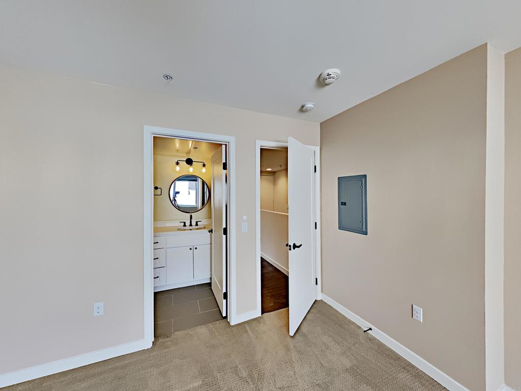 4100 Voltaire Street Unit: 216