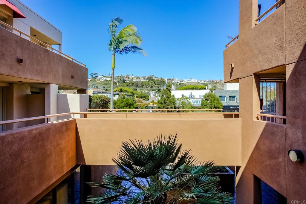 5726 La Jolla Boulevard Unit: 204