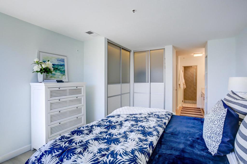 5726 La Jolla Boulevard Unit: 204