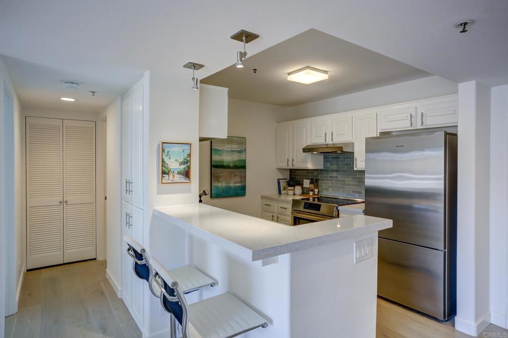 5726 La Jolla Boulevard Unit: 204