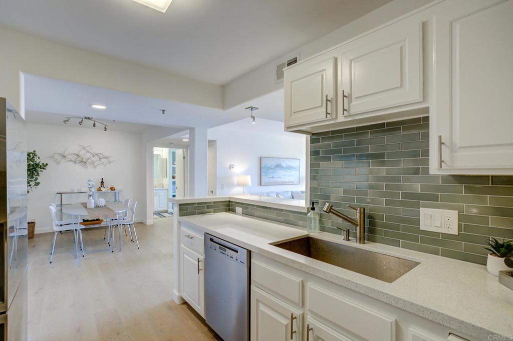 5726 La Jolla Boulevard Unit: 204