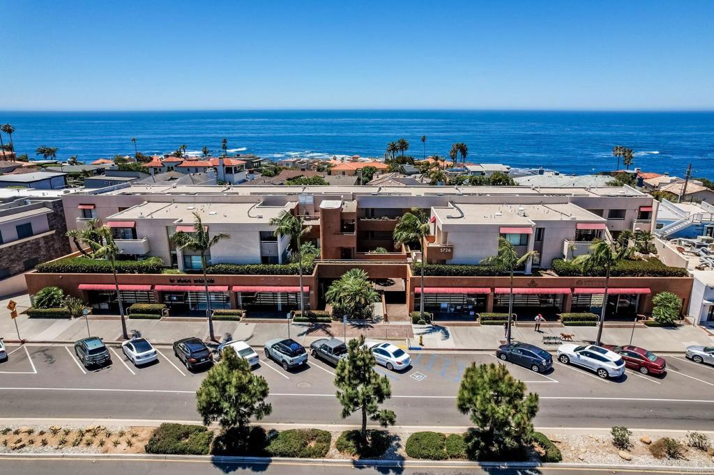 5726 La Jolla Boulevard Unit: 204