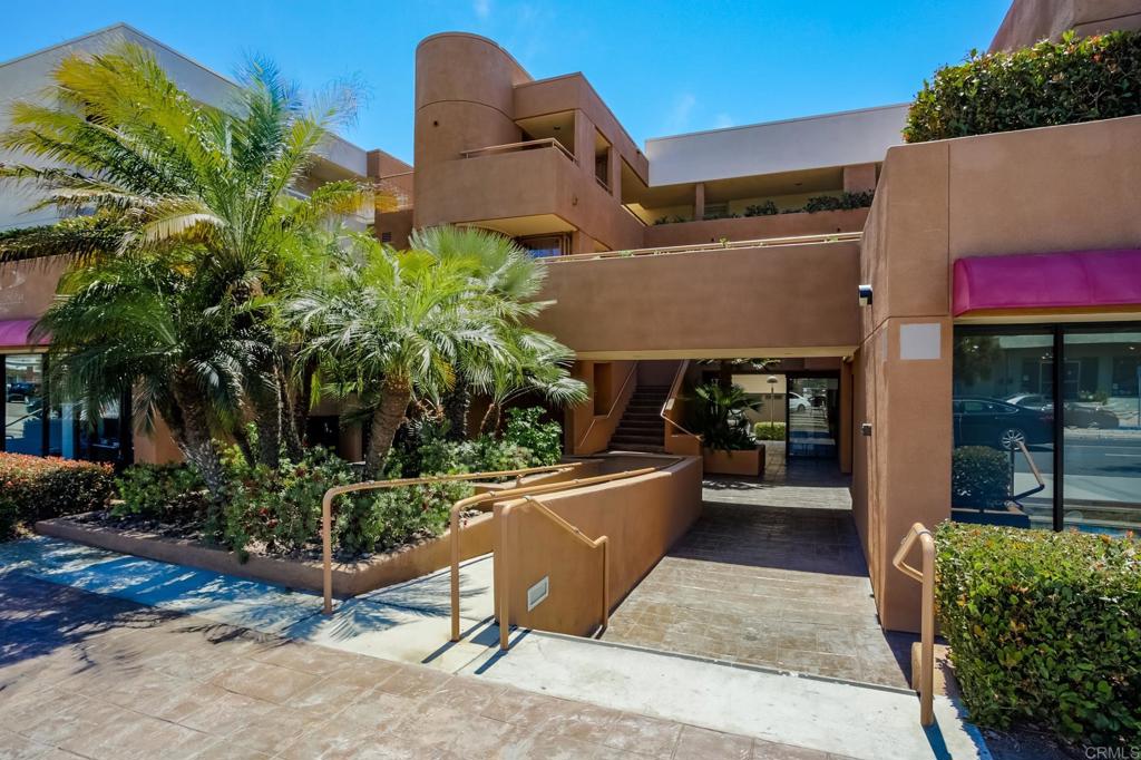 5726 La Jolla Boulevard Unit: 204