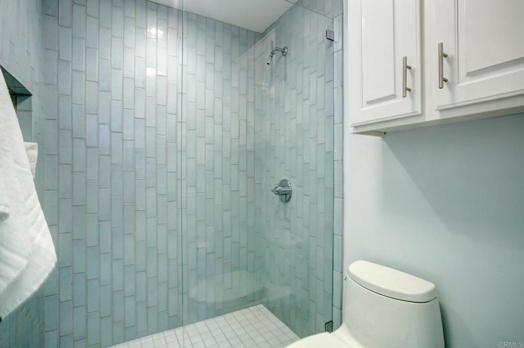 5726 La Jolla Boulevard Unit: 204