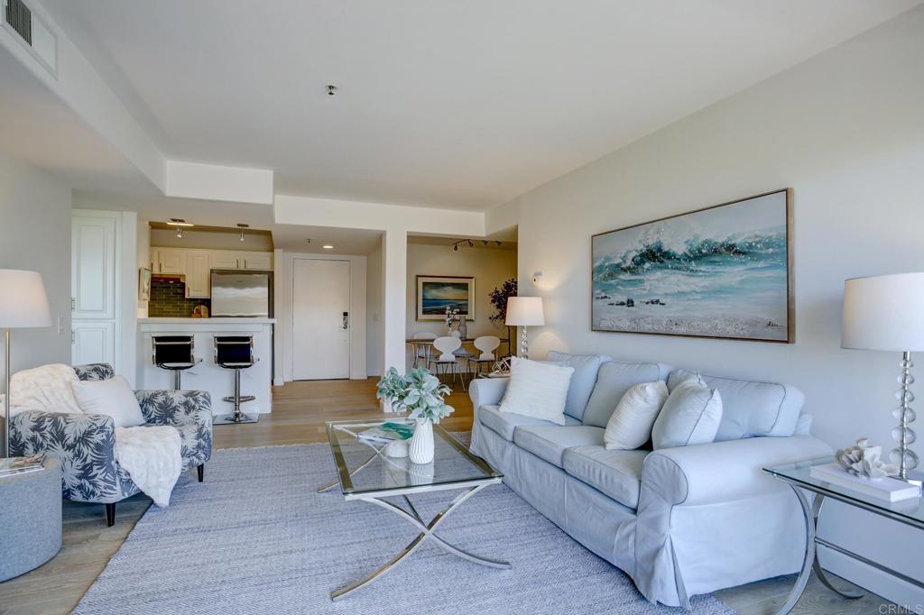 5726 La Jolla Boulevard Unit: 204