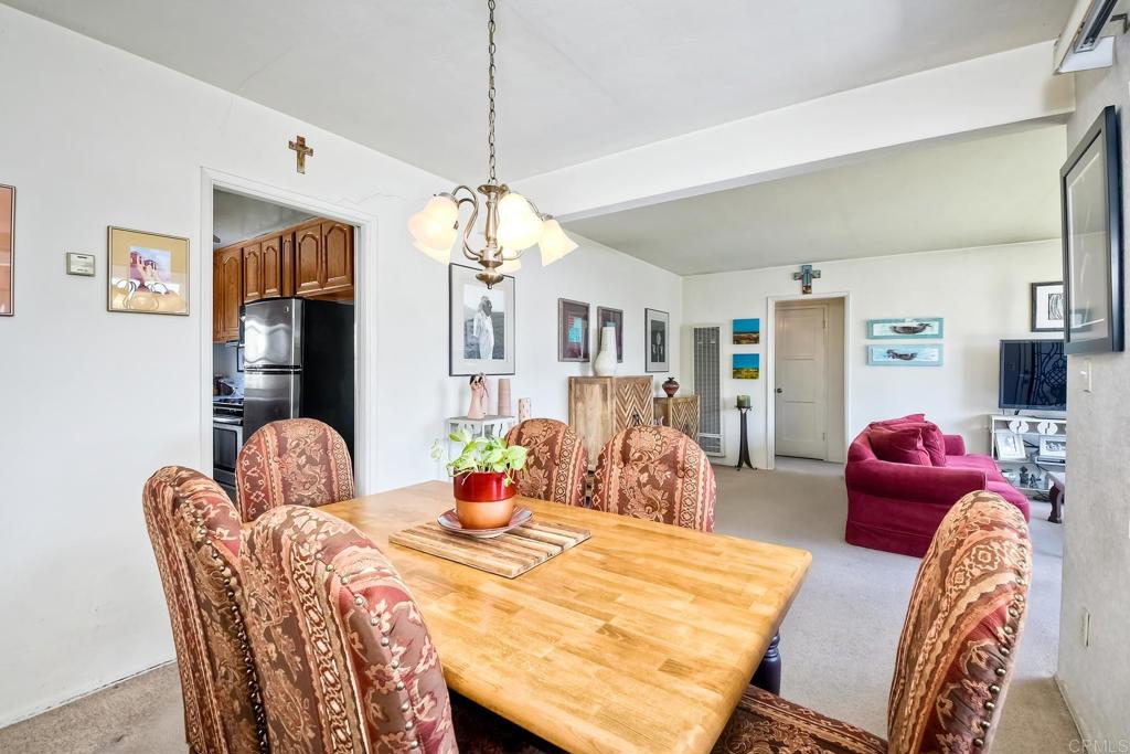 846 Pearl Pl