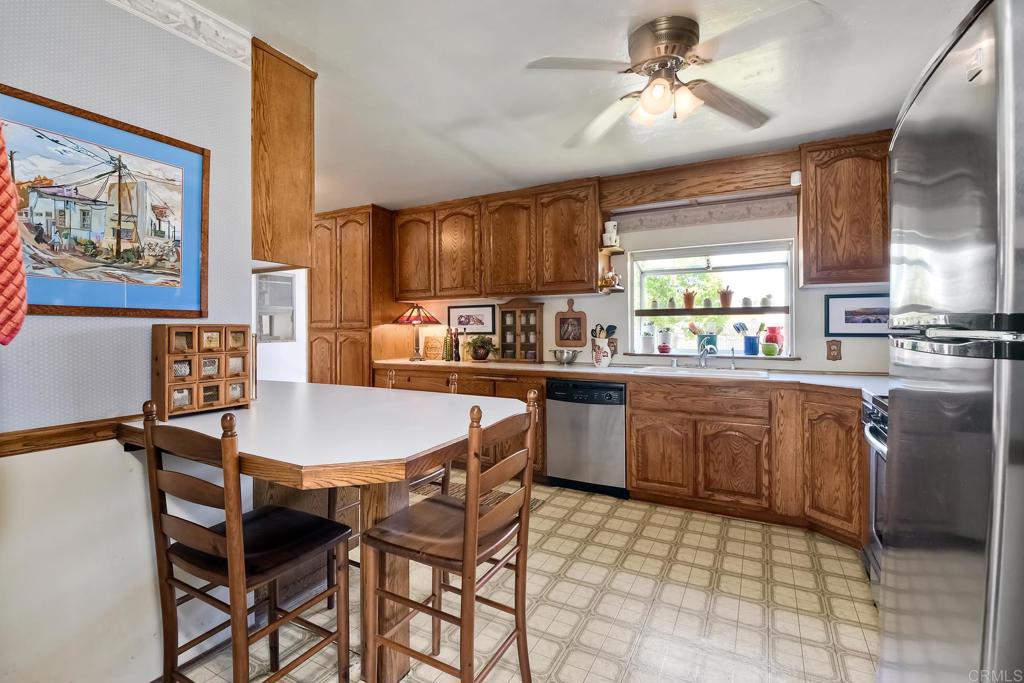 846 Pearl Pl