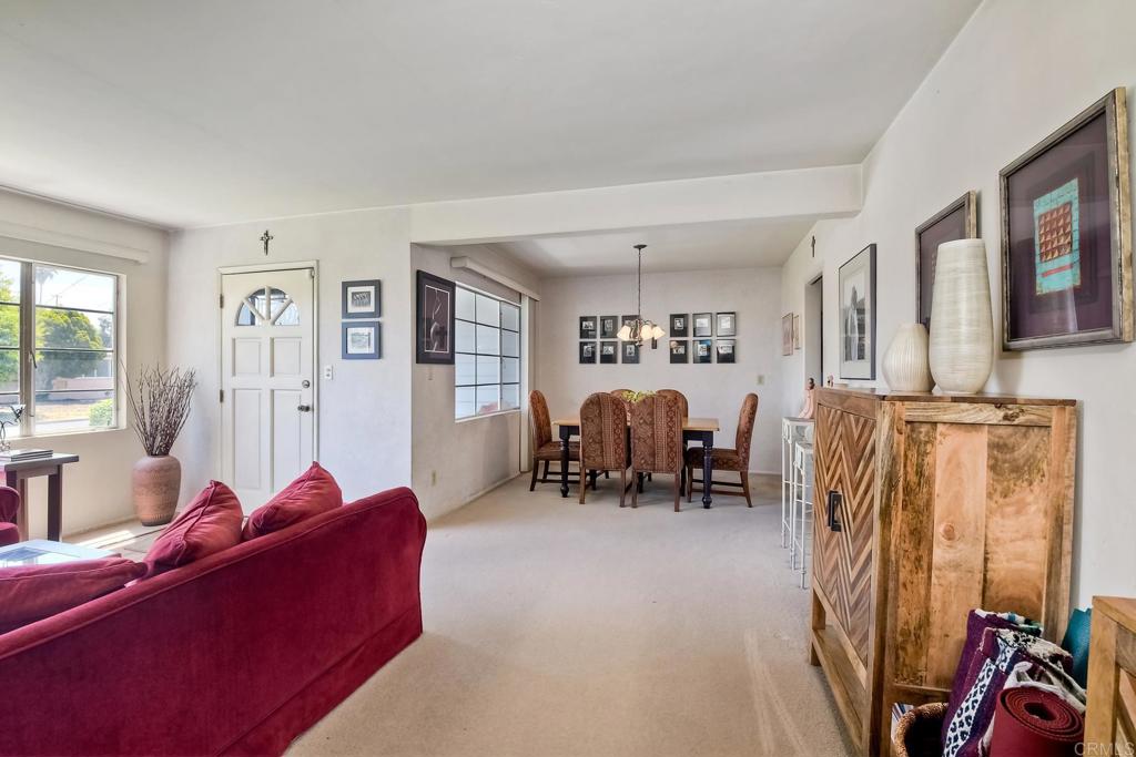 846 Pearl Pl