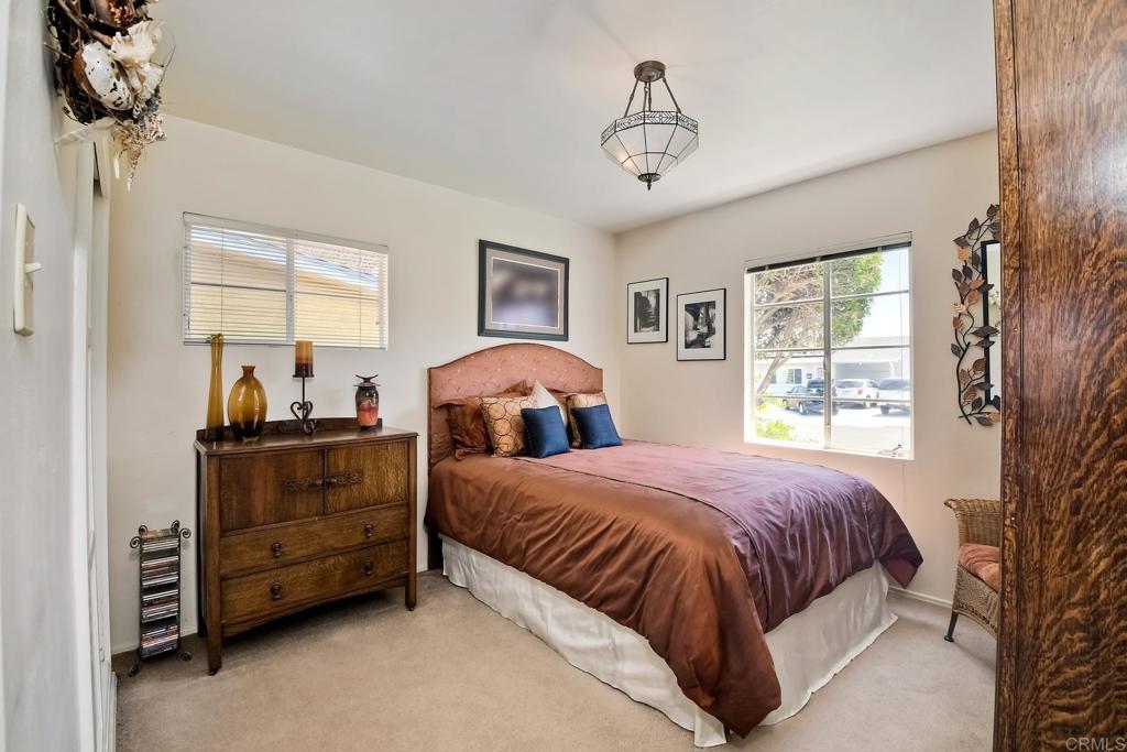 846 Pearl Pl