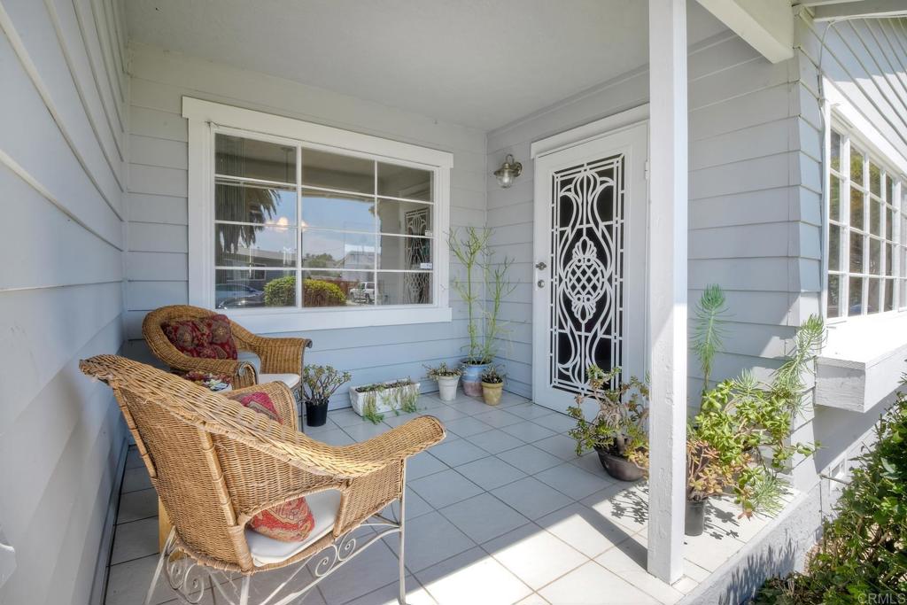 846 Pearl Pl