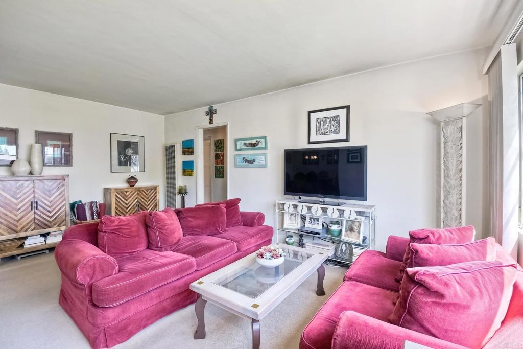 846 Pearl Pl