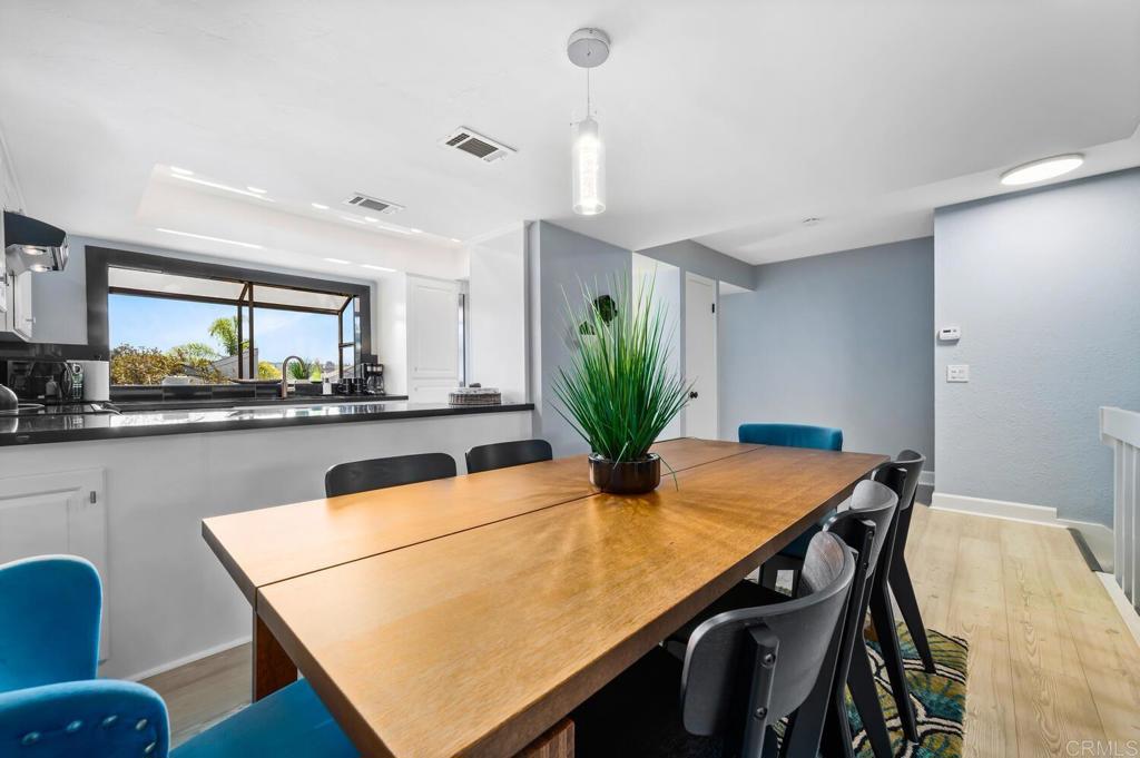 2372 Altisma Way Unit: B