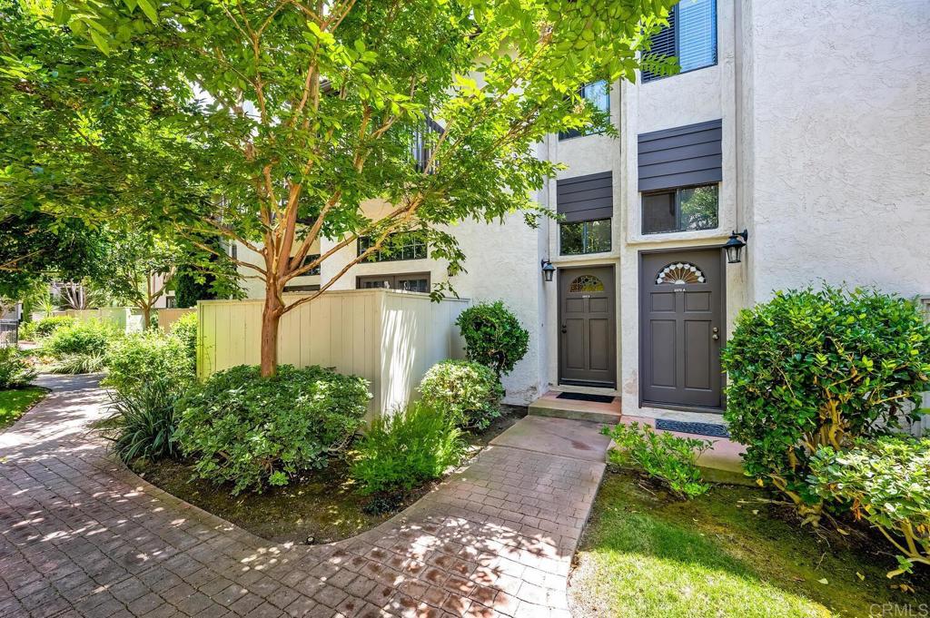2372 Altisma Way Unit: B