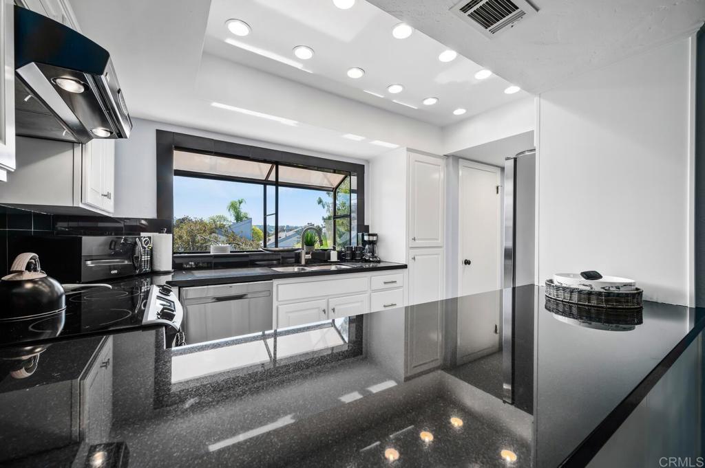 2372 Altisma Way Unit: B