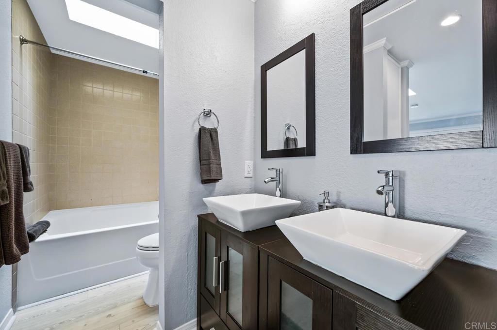 2372 Altisma Way Unit: B