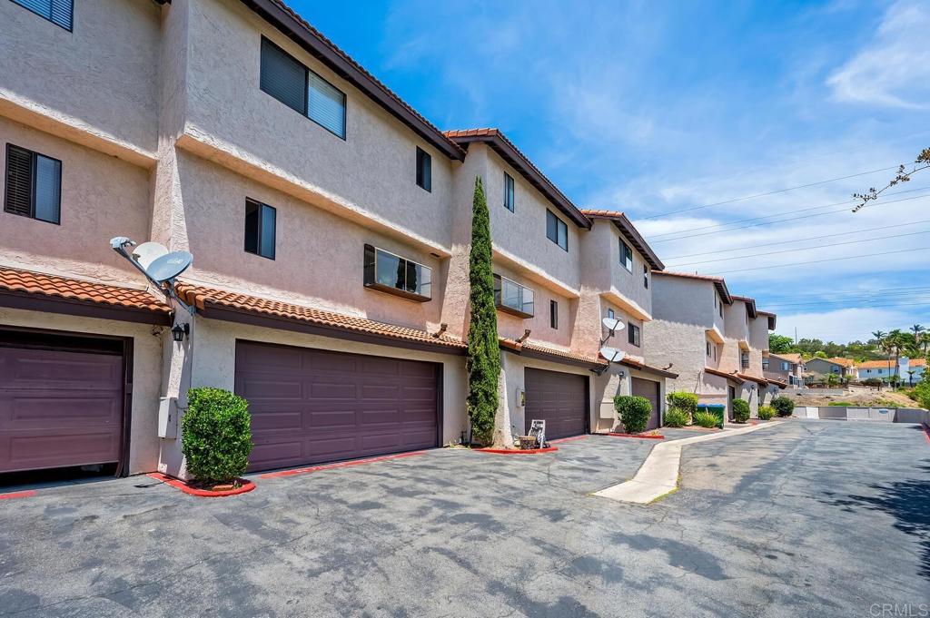 2372 Altisma Way Unit: B