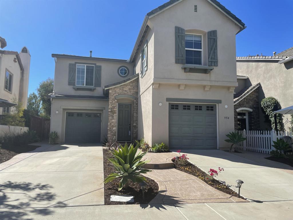 954 Avalon Way