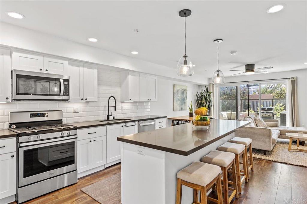 4100 Voltaire Street Unit: 211