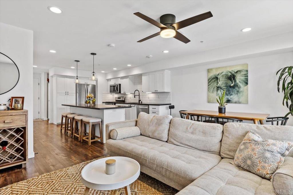 4100 Voltaire Street Unit: 211