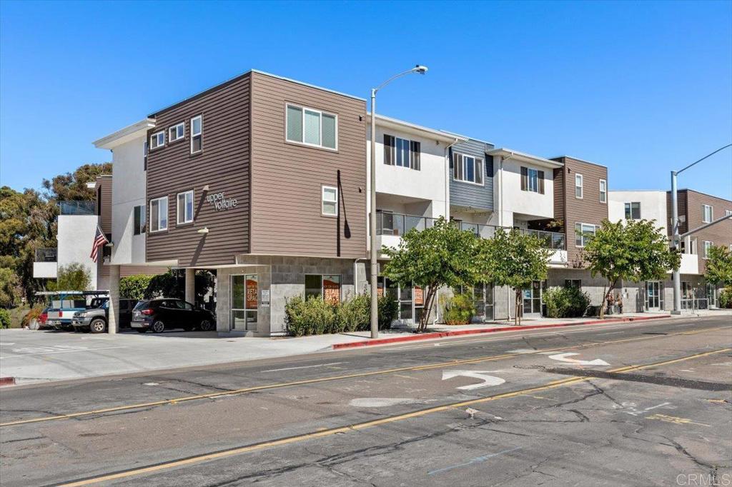 4100 Voltaire Street Unit: 211