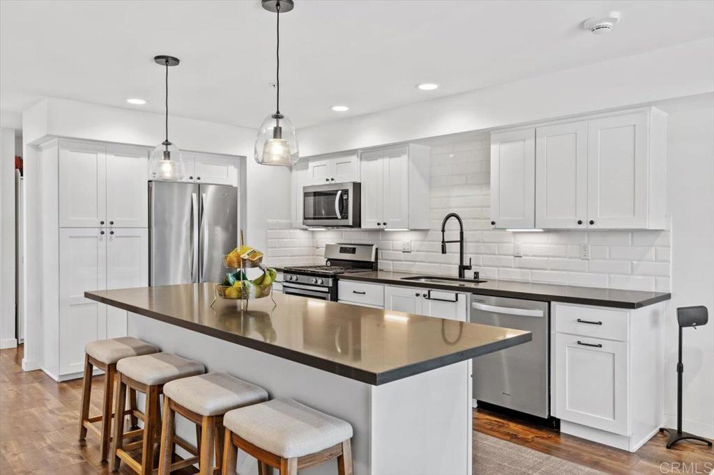 4100 Voltaire Street Unit: 211