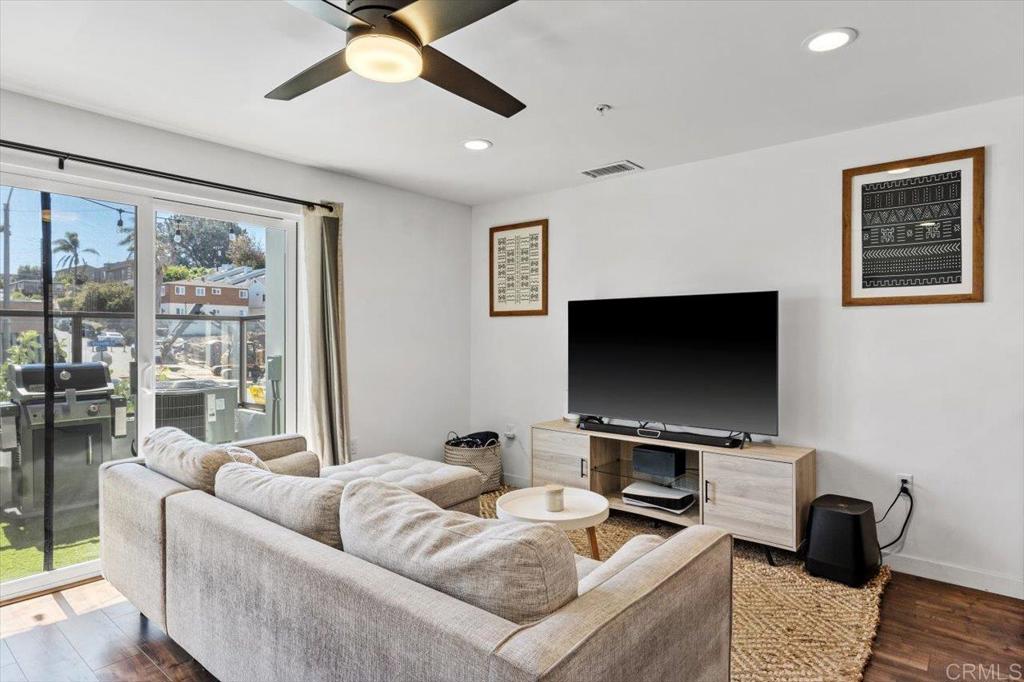 4100 Voltaire Street Unit: 211