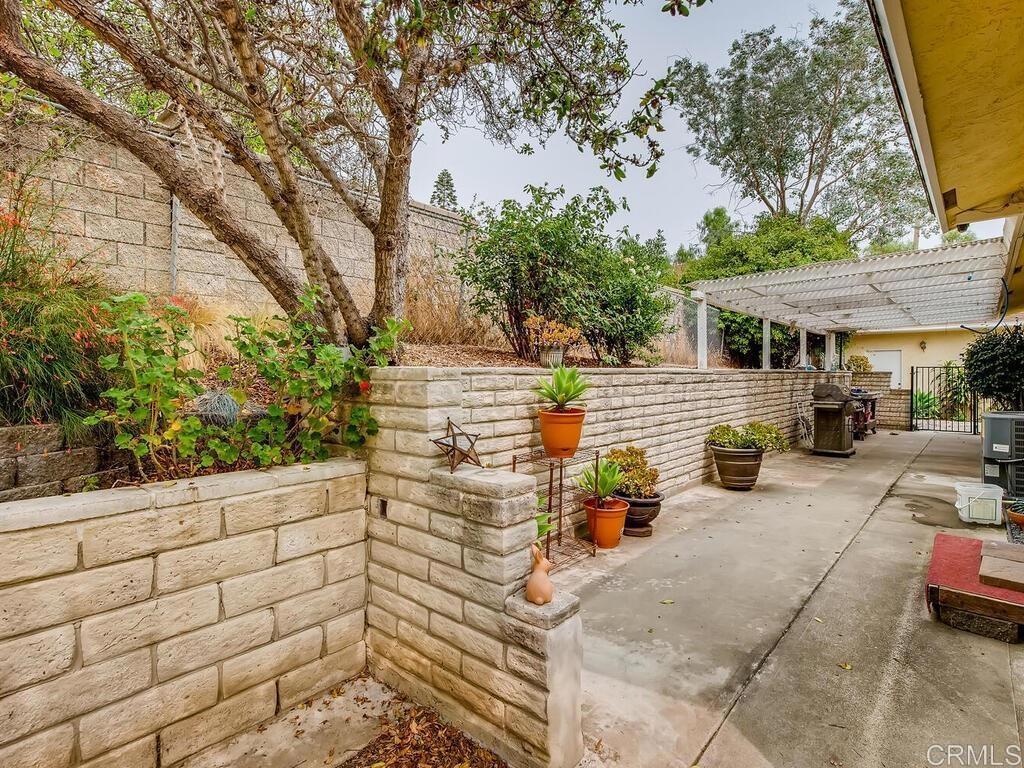 225 Poinsettia Avenue