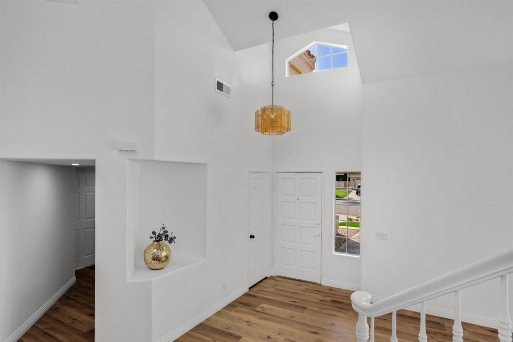 352 Via Del Astro
